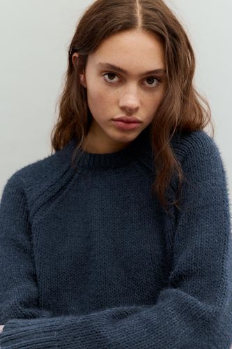 Static.pullandbear.net/assets/public/41ae/fe78/684d4803ad9d/68e9e09f80e3/03540301401-A2M/03540301401-A2M.jpg?ts=1763464418921" - Apparel & Accessories > Clothing > Shirts & Tops - Modalova