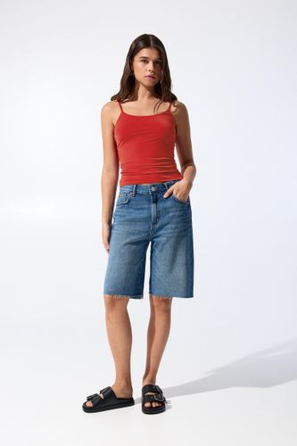 Tic.pullandbear.net/assets/public/6aaf/fd8c/a3b44c7f9c70/2e3e392b4463/03248314600-A3M/03248314600-A3M.jpg?ts=1743432269688" - Apparel & Accessories > Clothing > Shirts & Tops - Modalova