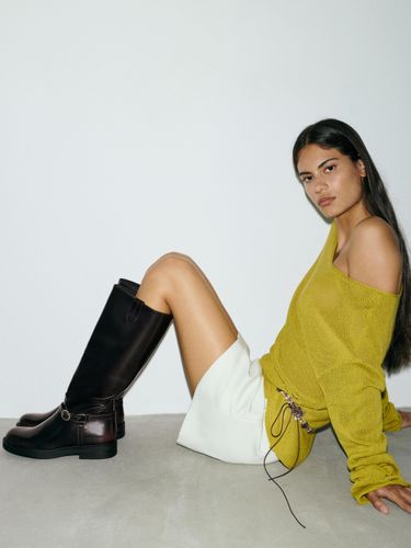 Bottes Hautes Plates À Boucle - Pull&Bear - Modalova