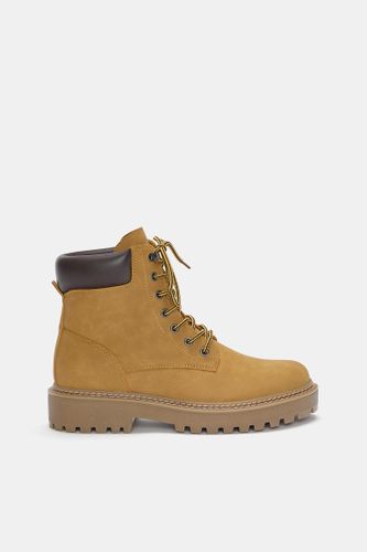 Bottes Plates À Lacets - Pull&Bear - Modalova