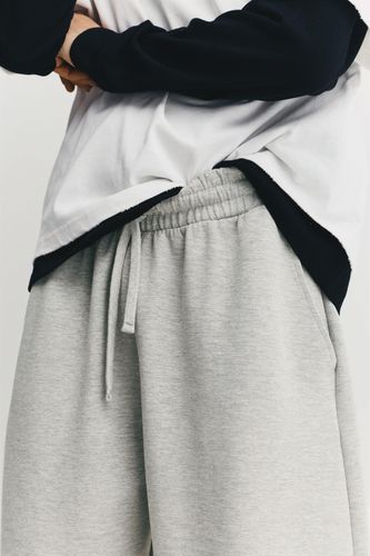 A2M.jpg?ts=1764756062176" - Apparel & Accessories > Clothing > Pants - Modalova