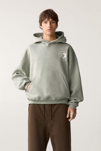 Sweat À Capuche À Fleur - Pull&Bear - Modalova