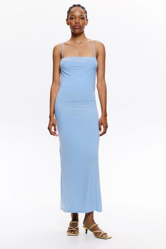 Robe Midi À Bretelles Drapée - Pull&Bear - Modalova