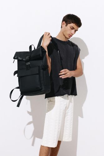 Sac À Dos À Rabat Enduit - Pull&Bear - Modalova