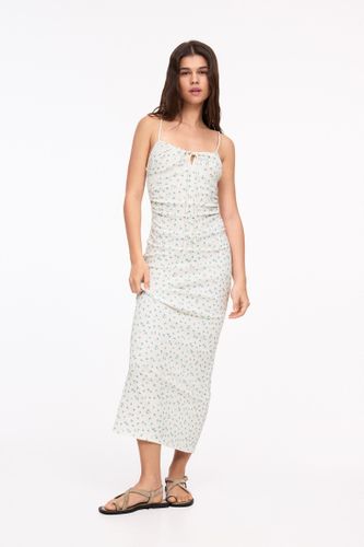 Robe Midi À Fleurs Et Smock - Pull&Bear - Modalova