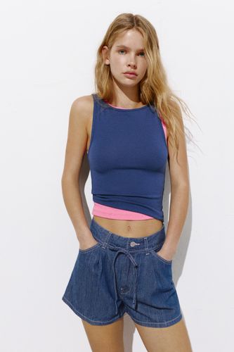 Short En Jean À Pinces Et Ceinture - Pull&Bear - Modalova