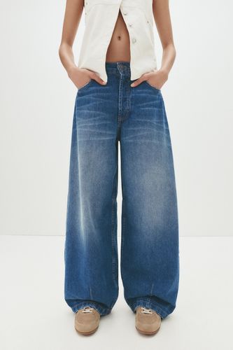 R.net/assets/public/9d3d/c014/de99457ebb29/6e5f128dc4c0/07687352427-M/07687352427-M.jpg?ts=1755688513244" - Apparel & Accessories > Clothing > Pants - Modalova