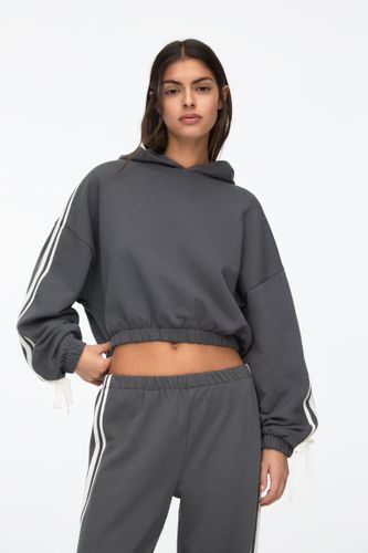 Sweat Manches Rayures Capuche - Pull&Bear - Modalova