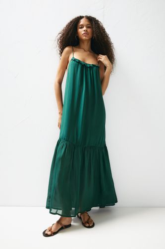 Robe Midi À Bretelles Et Perles - Pull&Bear - Modalova