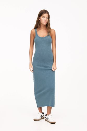 Robe Midi À Bretelles Côtelée - Pull&Bear - Modalova