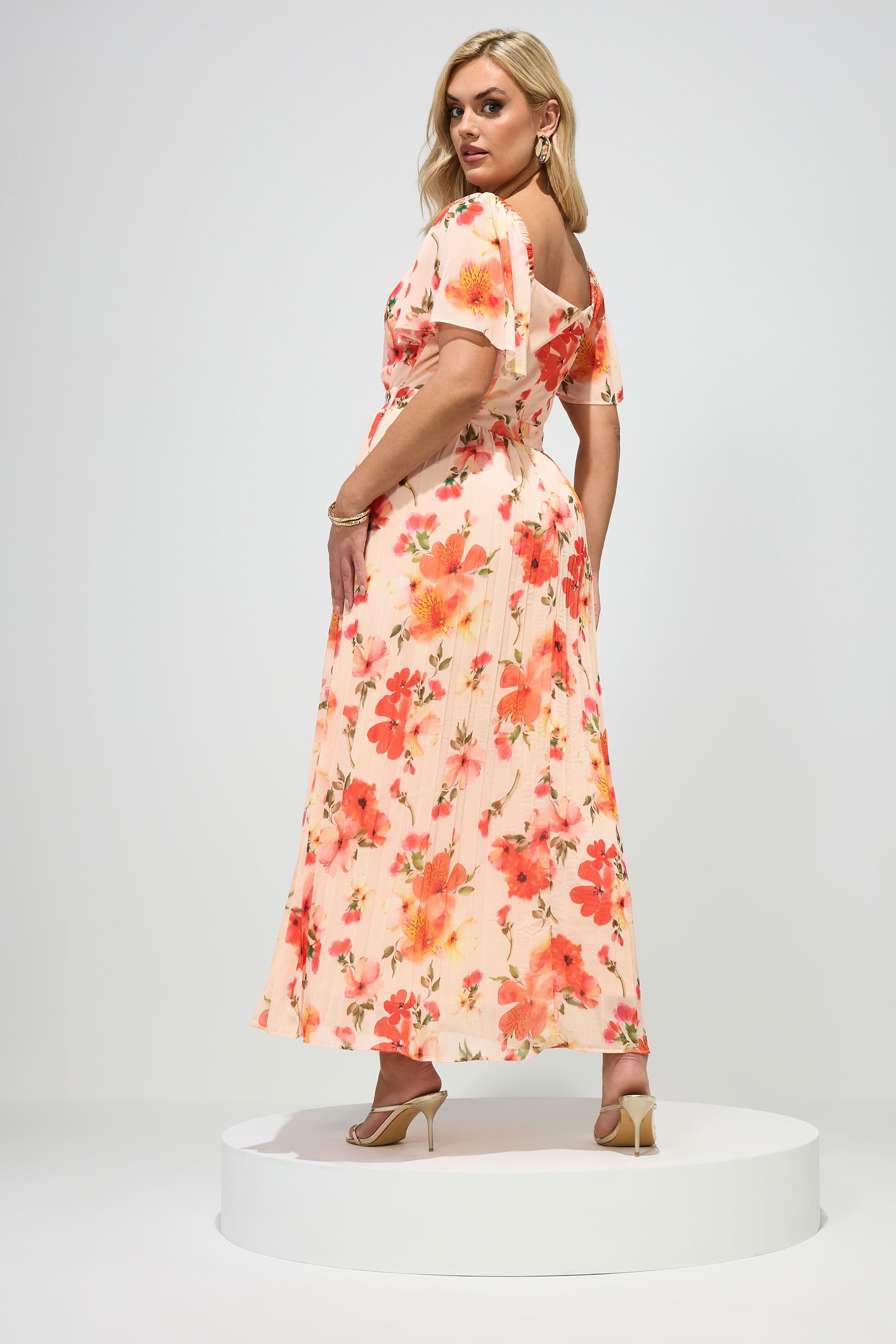 Robe Longue Plissée Blanche À Fleurs Size 42 - Yours London - Modalova