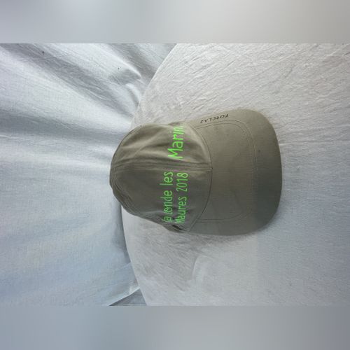 Nike - Casquette avec logo virgule métallisé - Sésame