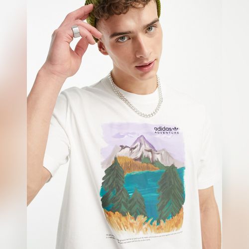 adidas Originals - T-shirt à imprimé Adventure et motif montagne au dos -  Noir
