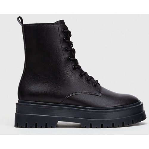 bottes stradivarius